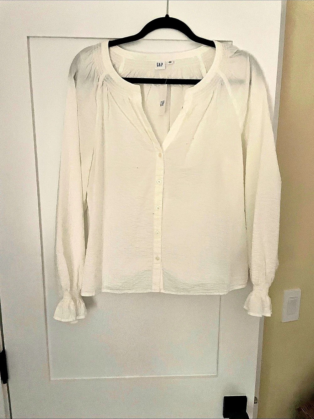 Gap Women's White Ruffle Cuff Blouse